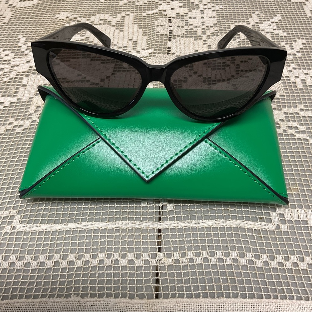 New Bottega Veneta  full rim  sunglasses